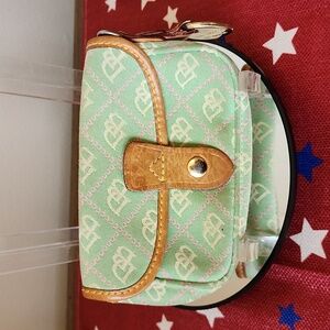 GUC Dooney and Bourke pouch/wrislet